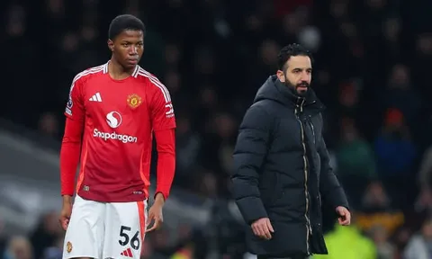 Phil Jones: MU đang có 1 "con quái thú"