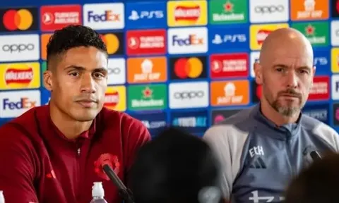 Varane ''bóc trần'' sự thật về MU dưới thời Ten Hag