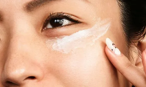 4 mẹo chọn kem dưỡng mắt chuyên biệt để dưỡng ẩm và giữ gìn sức khỏe cho làn da nhạy cảm