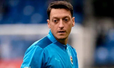 Mesut Ozil gọi tên cầu thủ xuất sắc nhất thế giới hiện tại