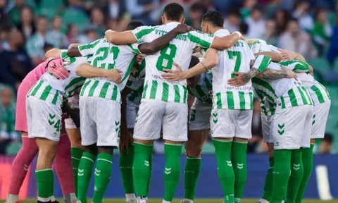 Antony mờ nhạt, Real Betis thất thủ trước Gent