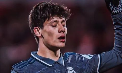 Ozil đệ nhị trên đường rời Real?