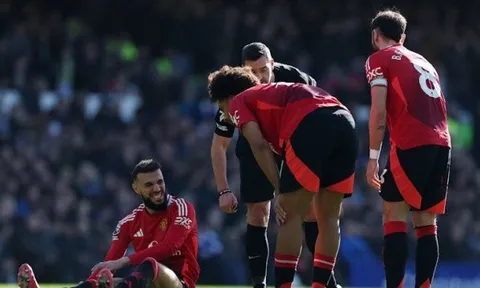 5 điểm nhấn Everton 2-2 Man Utd: VAR và Fernandes cứu Quỷ đỏ; Hơn cả tệ hại