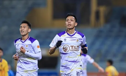 Văn Quyết nhường cả 2 quả penalty cho đồng đội trong trận thắng HAGL