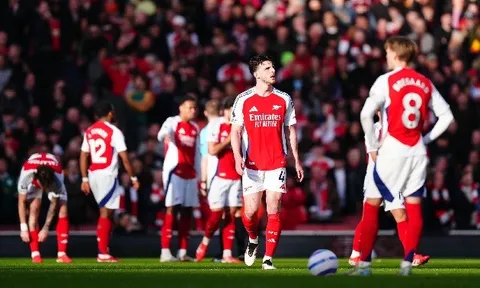 "Arsenal đã hết hy vọng trong cuộc đua vô địch"