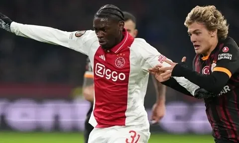Chelsea cử người "xem giò" thần đồng Ajax