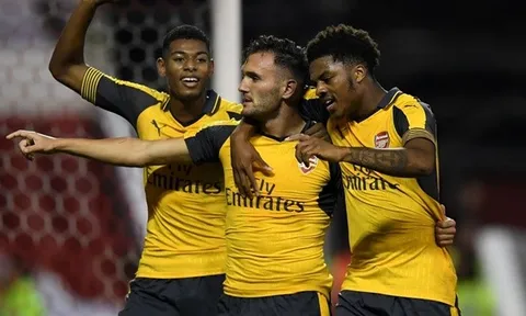 CHÍNH THỨC: Thương vụ 0 đồng hoàn tất, cựu sao Arsenal đến Hà Lan