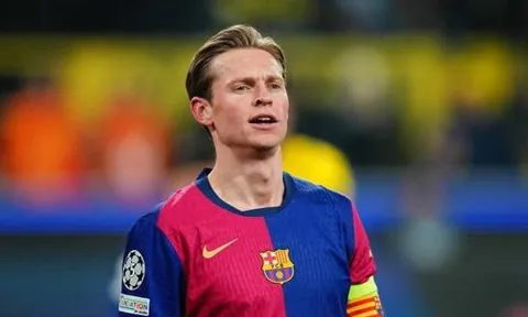 De Jong trên đường gia nhập MU?