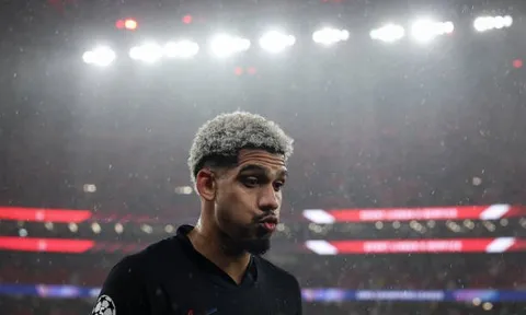 Còn HĐ đến năm 2031, tại sao Araujo có thể rời Barca ngay mùa Hè này?