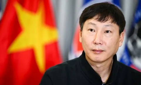 Động thái then chốt của HLV Kim Sang-sik trước giờ G