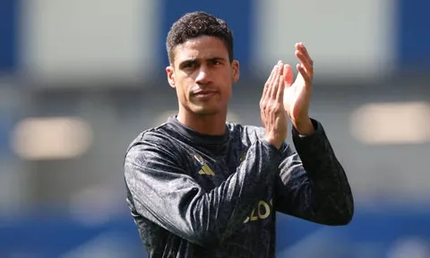 MU buộc phải nghe lời cảnh báo của Varane