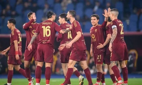 'Nghiền nát' Monza, Roma nối dài chuỗi bất bại khó tin