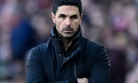 Paul Merson chỉ trích Arteta ở trận thua của Arsenal