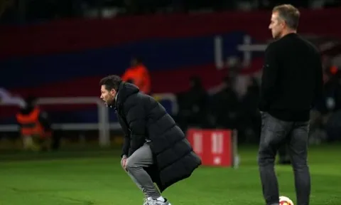 Diego Simeone cáo buộc Lamine Yamal ăn vạ trong trận đấu với Barcelona