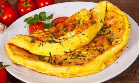 Rán trứng chỉ bỏ hành lá thôi là dại: Thả thêm thứ này vào, 2 quả nhiều như 4 quả, thơm ngon lạ miệng