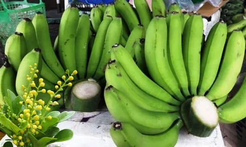 Tại sao ông bà dặn thắp hương chuối không được ghép 2 nải đặt lên ban thờ? Những đại kỵ phải tránh