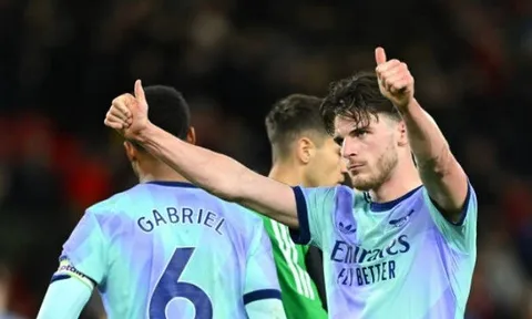 Hòa Nottingham Forest, Rice mất bình tĩnh, lớn tiếng với Gabriel