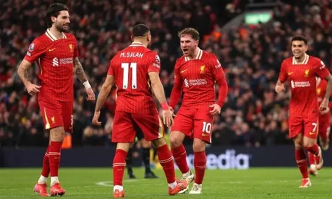 Liverpool 2-0 Newcastle United: Salah kiến tạo đẳng cấp, The Kop nới rộng khoảng cách với Arsenal