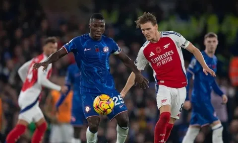 SỐC! Caicedo nguy cơ bị treo giò khi Chelsea đại chiến Arsenal, Spurs
