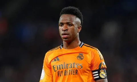 Jese cảnh báo Vinicius: Đừng chạy theo tiền bạc, Real Madrid mới là nhà