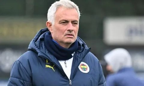 Mourinho và cái giá của sự vạ miệng