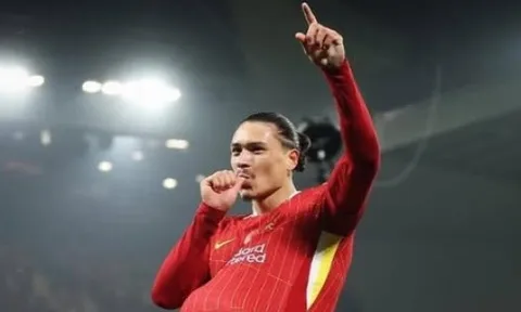 NÓNG! Nunez trên đường rời Liverpool