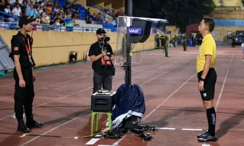 VAR lại gặp sự cố ở vòng 15 V-League 2024/25