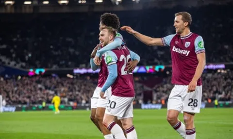 West Ham 2-0 Leicester: Nguy cơ xuống hạng; Hai mặt đối lập