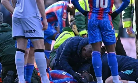 Crystal Palace vào tứ kết FA Cup, Mateta dính chấn thương nặng