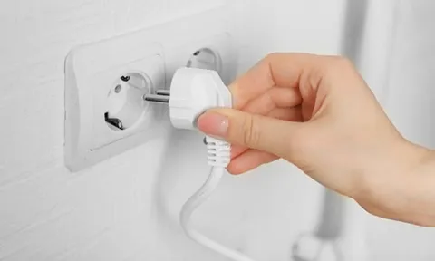 8 thiết bị ngốn điện hơn cả điều hòa: Dùng xong rút phích cắm ra nếu không hóa đơn tăng vọt