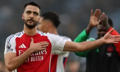Thử nghiệm Merino bất thành, Arsenal tìm thấy số 9 mới tiềm năng giá 0 đồng?