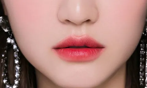5 bước cơ bản giúp bạn có đôi môi quyến rũ, đầy sức sống