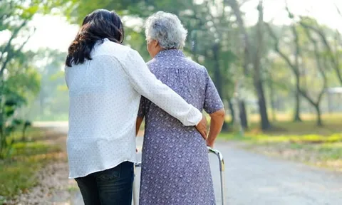 Tuổi già, cha mẹ thông thái đừng với con cái, nhất là câu đầu tiên