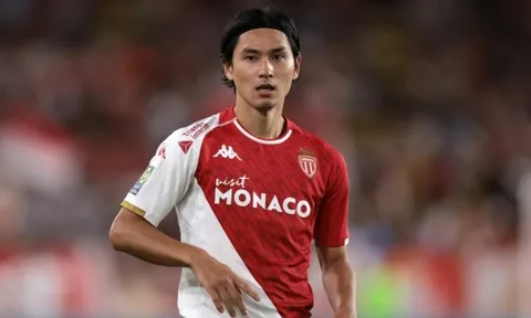 Rời Liverpool, đời Takumi Minamino lên hương