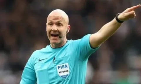 CHÍNH THỨC! Anthony Taylor bắt chính trận MU vs Arsenal