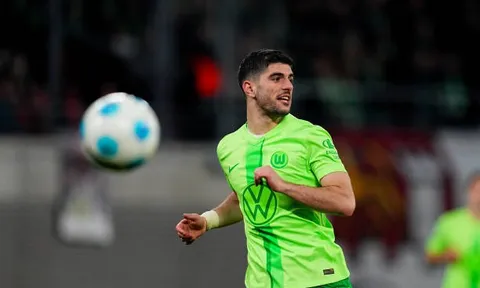 Konstantinos Koulierakis - Người kế nhiệm hoàn hảo cho Van Dijk tại Liverpool?