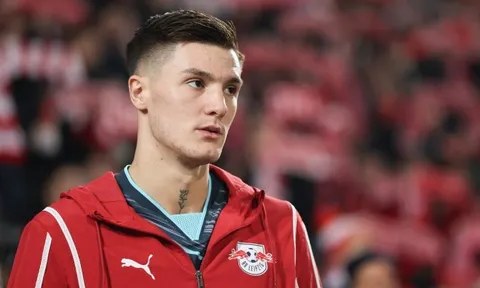 Một đội bóng Premier League bị loại khỏi thương vụ Sesko