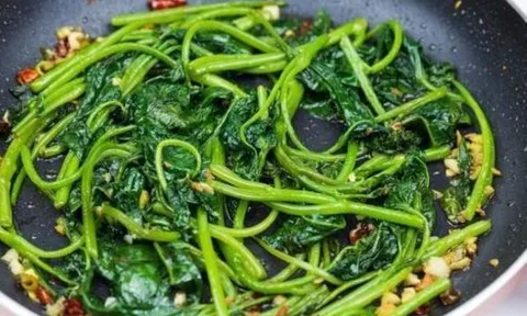 Xào rau khoai lang theo cách này, rau xanh tươi, ngọt, không thâm đen