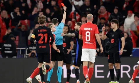 Benfica 0-1 Barca: Thẻ đỏ tai hại; Đẳng cấp Raphinha