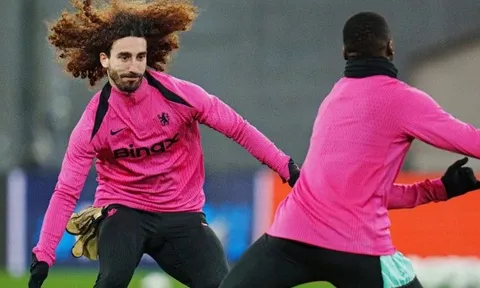 Cucurella: Chelsea phải giành chức vô địch