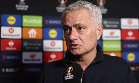 Thua sốc, Mourinho mỉa mai đối thủ: "Họ có đến 20 ca chấn thương"