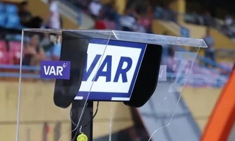 VAR hỏng 2 lần trên một sân vận động tại V-League