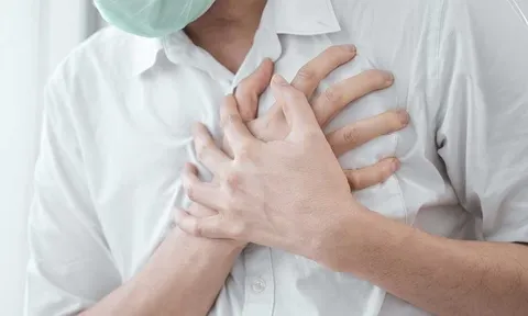 Xuất hiện cơn đau nhói vài giây ở ngực: Dấu hiệu cảnh báo đột tử hay bệnh tim?