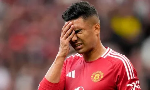 Bị Amorim gạt ra rìa, Casemiro bất mãn