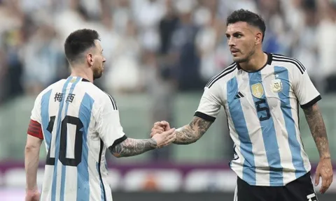 Nói xấu Barca, đồng đội bị Messi "hít le"