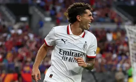 HLV Milan 'ngả mũ' với Pulisic