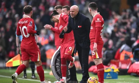 Liverpool thắng ngược, Slot hết lời ca ngợi nhà vô địch World Cup