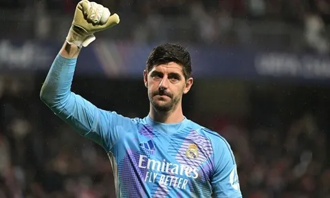 Rõ lý do Thibaut Courtois không ra sân trước Rayo Vallecano