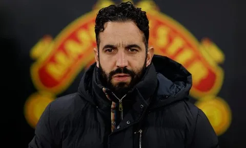 Ruben Amorim đang chìm trong cơn sóng tại Man Utd
