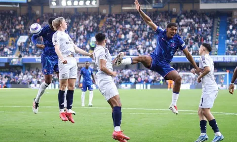 Bom tấn Chelsea trở lại và khẳng định đẳng cấp trước Leicester